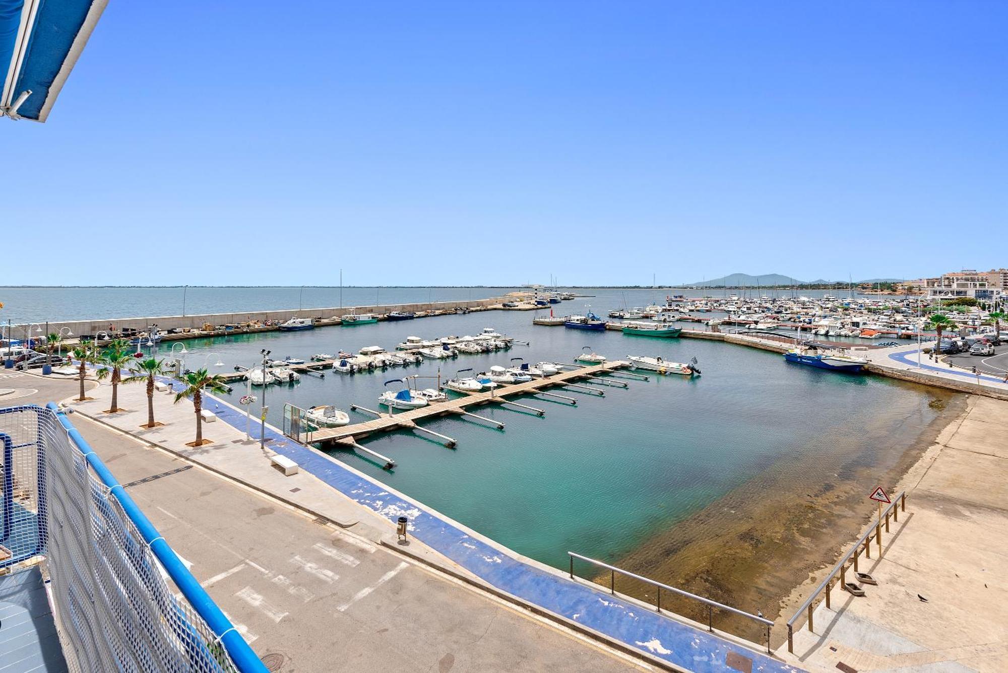 Vora Port Apartment ลัมโปยา ภายนอก รูปภาพ