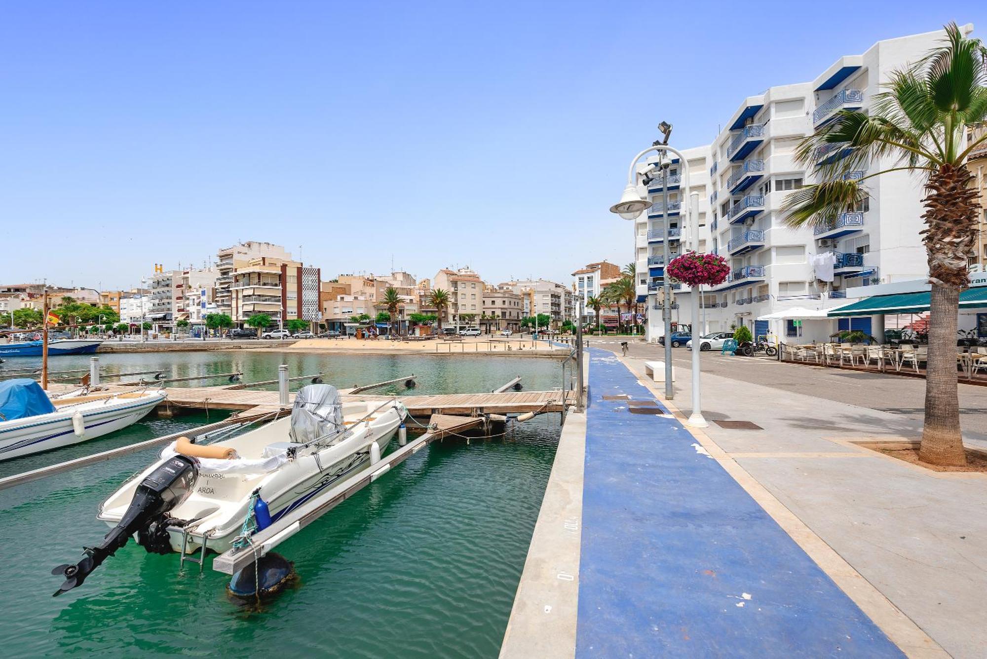 Vora Port Apartment ลัมโปยา ภายนอก รูปภาพ